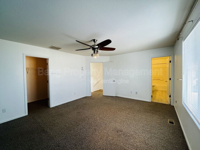 Building Photo - 1217 Bluejay Ave