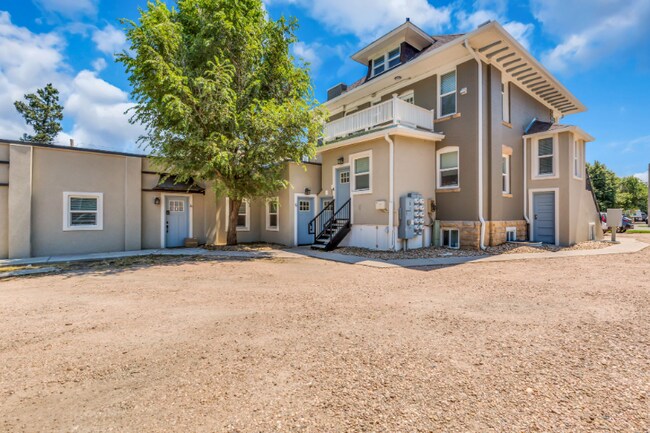 Building Photo - 825 12th St