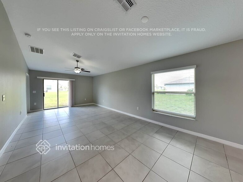 Building Photo - 15527 Miller Creek Dr