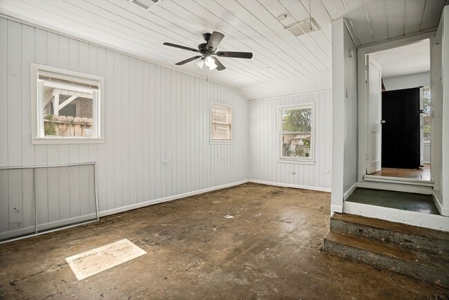 Building Photo - 2514 Waverly Ave