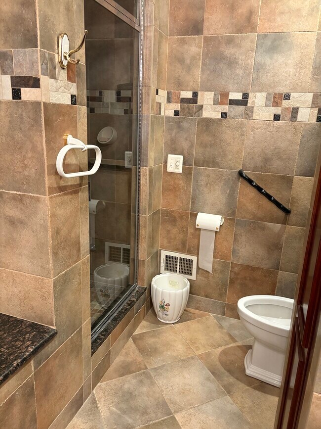 Building Photo - 950 Nathaniel Trail