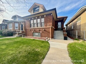 Building Photo - 6134 W Addison St