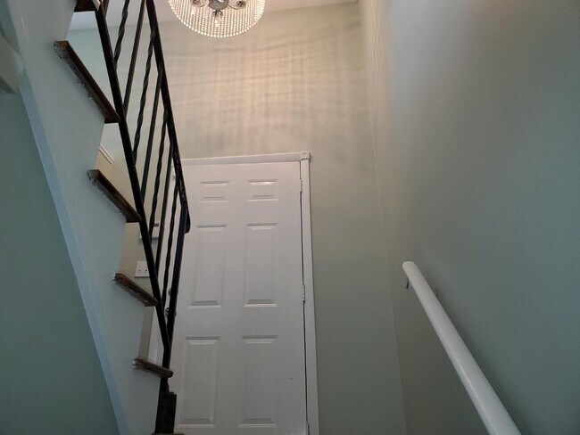 Building Photo - Beautiful  & Charming 4-Bedroom Home with ...