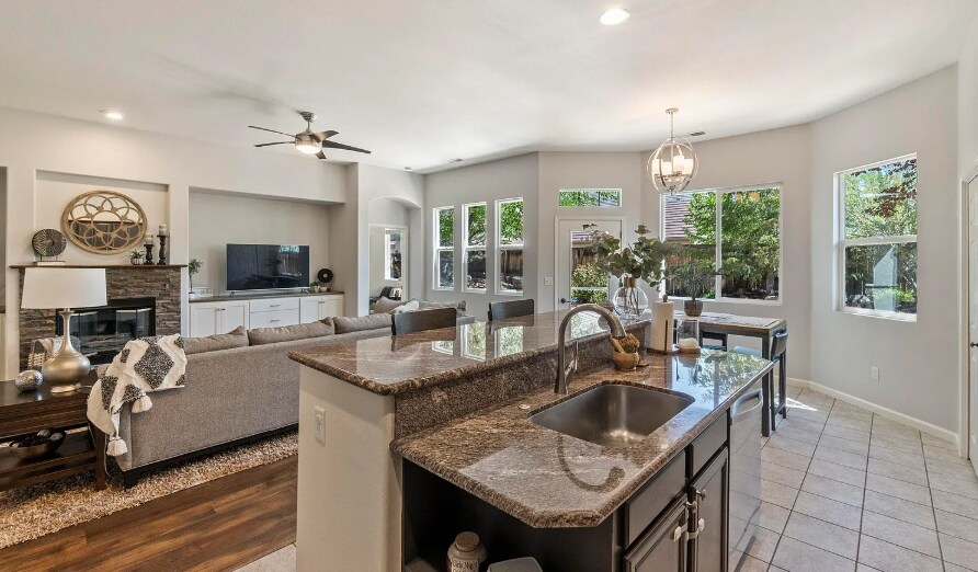 Building Photo - 10345 Coyote Creek Dr