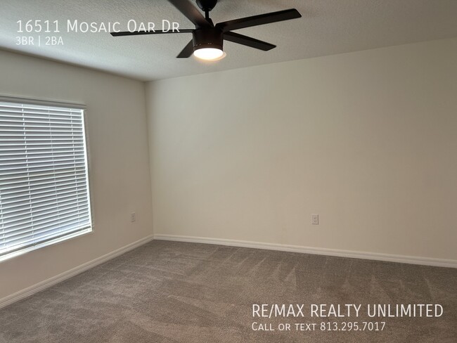 Building Photo - 16511 Mosaic Oar Dr