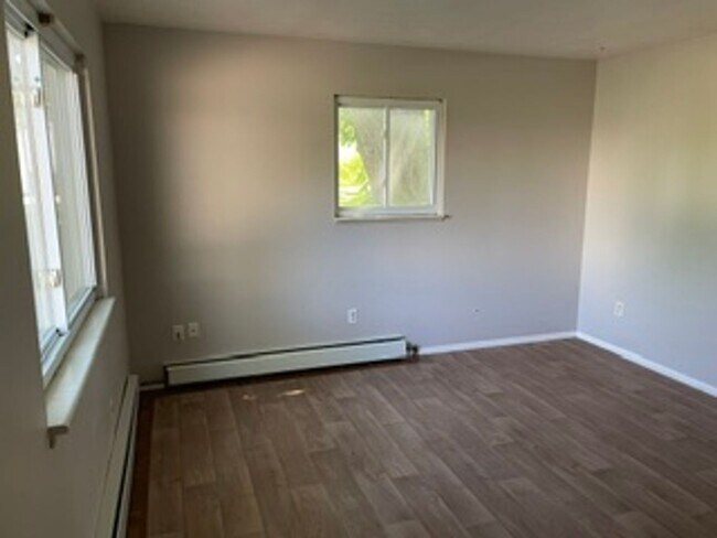 Building Photo - 138 Mendel Ct