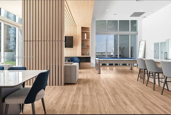 Building Photo - 90 SW 3rd St