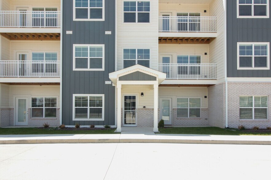 Primary Photo - Precedent Flats