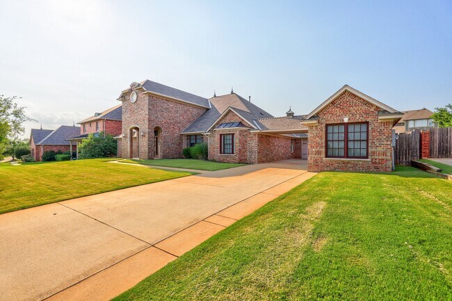 Building Photo - Luxury home in Oak Tree Park with a pool/tennis court/playground/walking trails - Edmond North Hi...