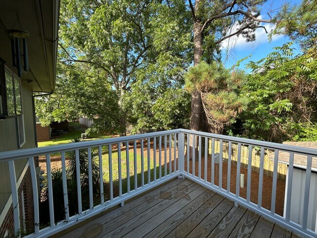 Building Photo - Charming 2BR Condo – Move-In Ready!