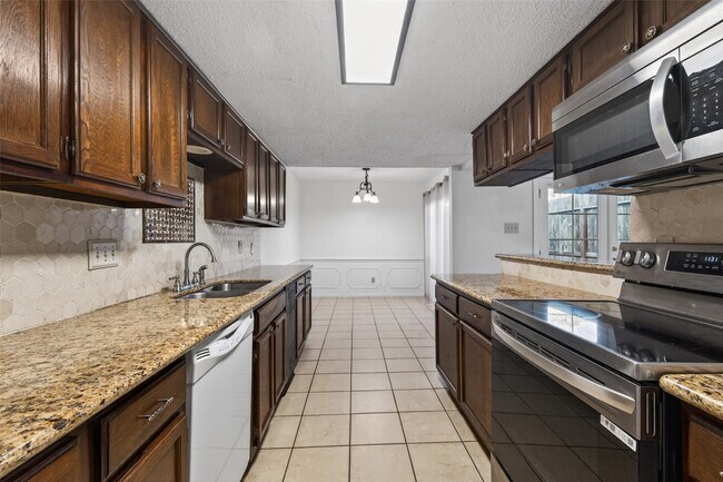 Building Photo - 14381 Still Meadow Dr