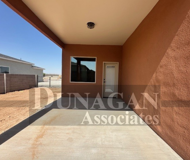 Building Photo - The Luke floor plan 3 Bedroom 2 bath Water...