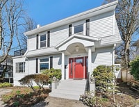 Building Photo - Amazing Colonial House in Sullivan's Gulch...