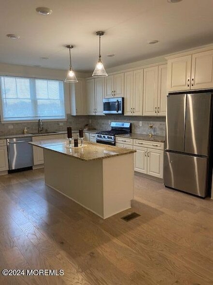 Building Photo - 8 Raritan Ave