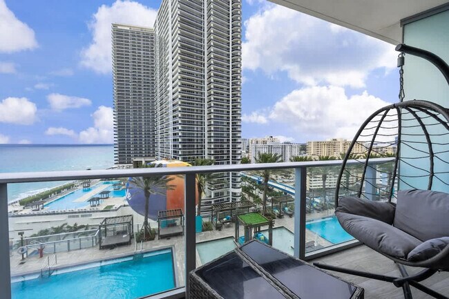 Building Photo - 4011 S Ocean Dr