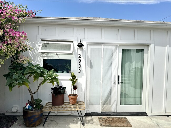 Building Photo - 2933 Midvale Ave