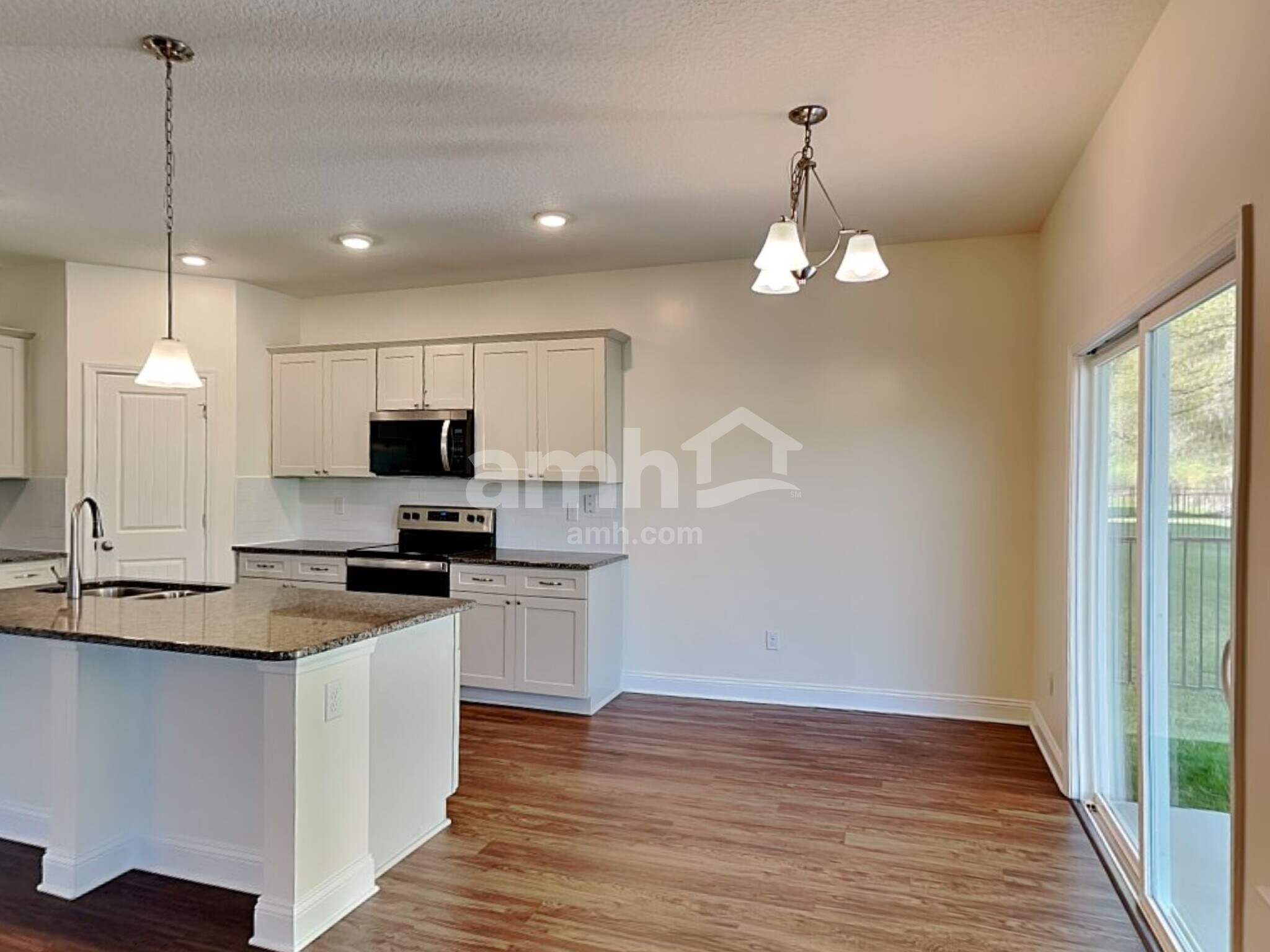 Building Photo - 3102 Creek Village Ln