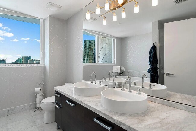 Building Photo - 244 Biscayne Blvd