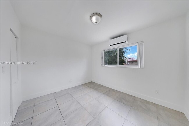 Building Photo - 1145 NW 3rd St