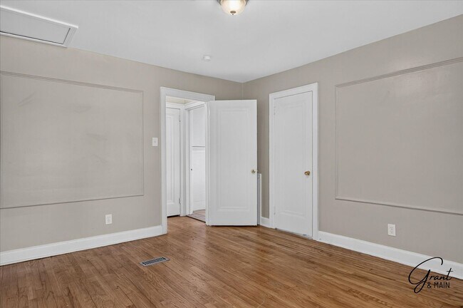 Building Photo - 17127 Roselawn St