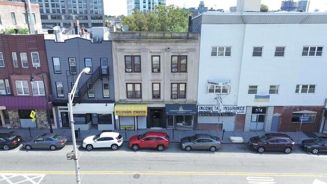 Building Photo - 576 Newark Ave