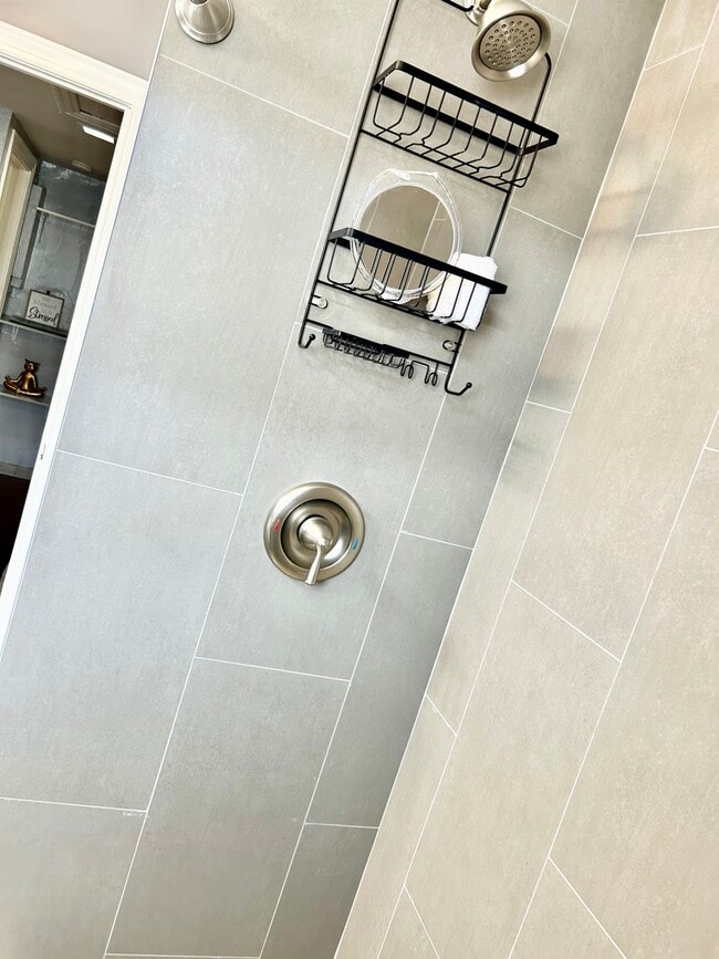 Building Photo - 5057 Blackburn St