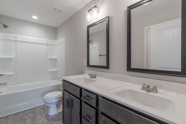 Building Photo - 938 Charlotte St