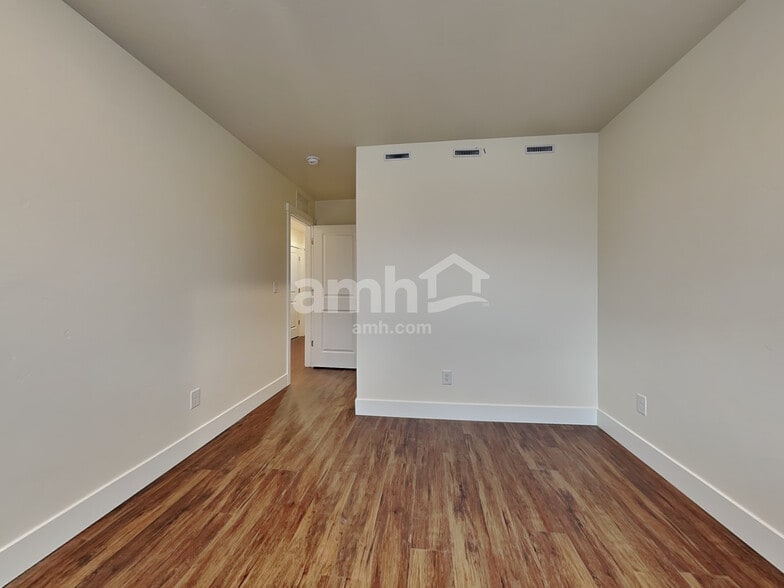 Building Photo - 1317 E Old Mesquite St