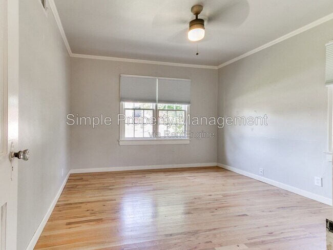 Building Photo - 3715 N Lee Ave