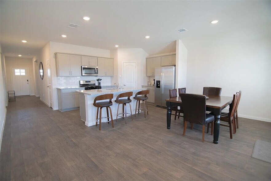 Primary Photo - Room in House on Briggs Ln