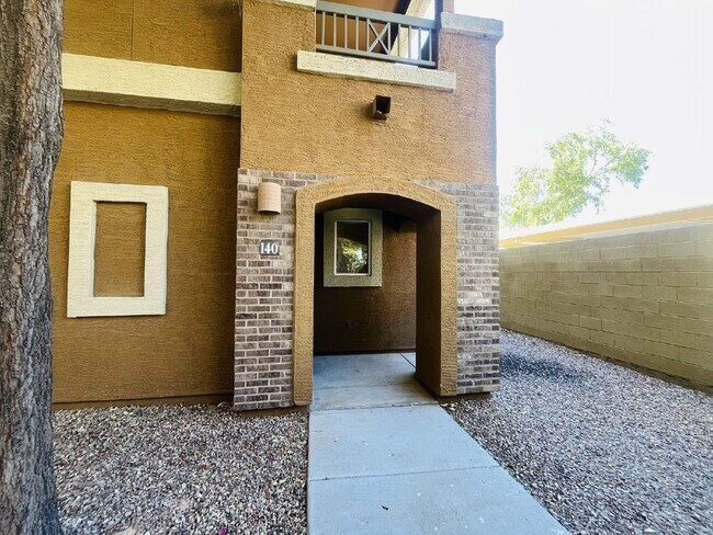 Primary Photo - 18250 N Cave Creek Rd