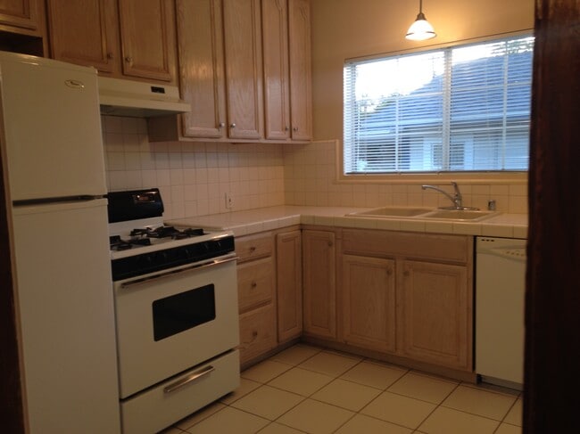 Building Photo - 1803 Orchard Ave