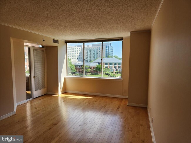 Building Photo - 5809 Nicholson Ln