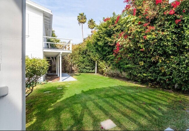 Building Photo - 8655 Clifton Way