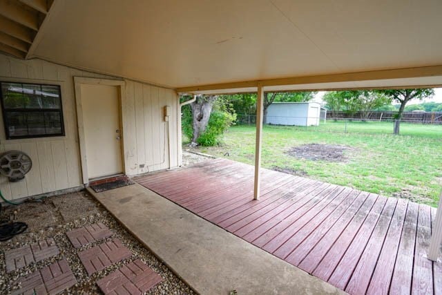 Building Photo - 204 Manor Dr