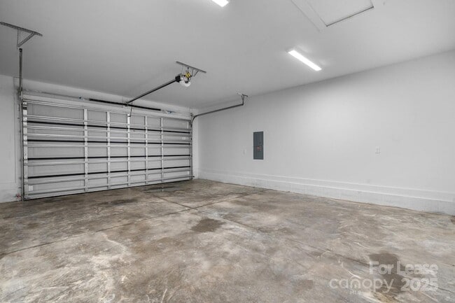 Building Photo - 115 Brentwood Dr