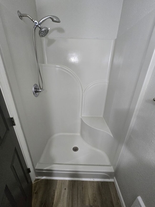 Building Photo - Remodeled Studio Apartment