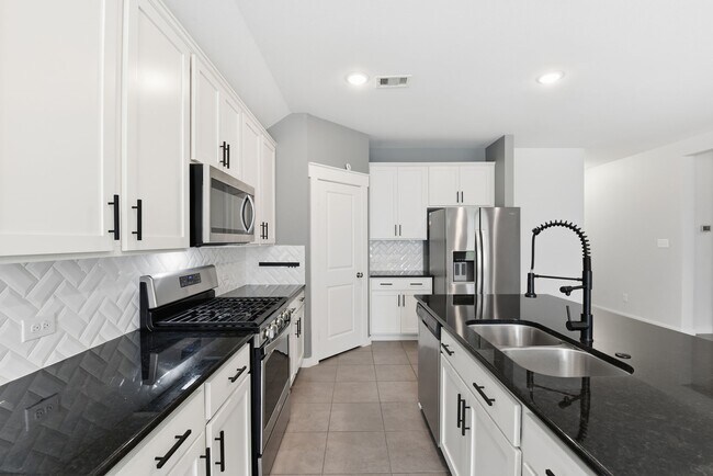 Building Photo - 12411 Southern Trail Ct