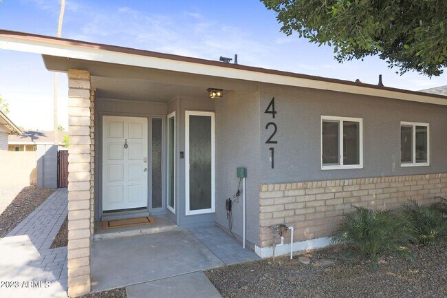 Building Photo - 421 Lila Cir