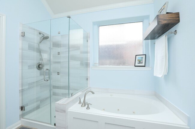 Building Photo - 18123 Quarry Vale Dr