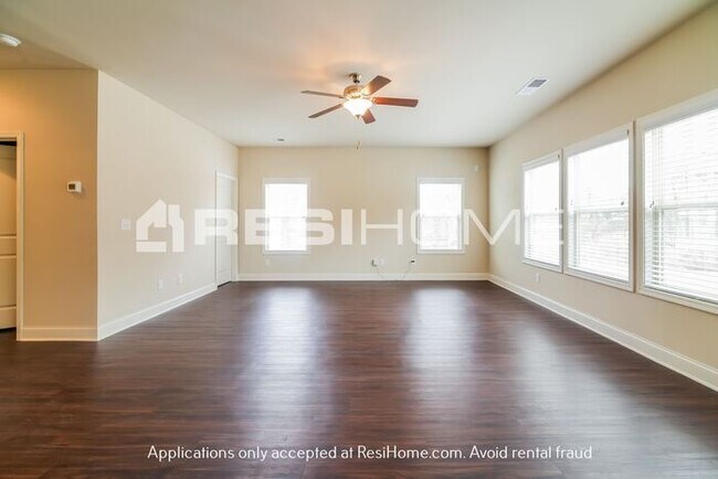 Building Photo - HOME FOR RENT!!
