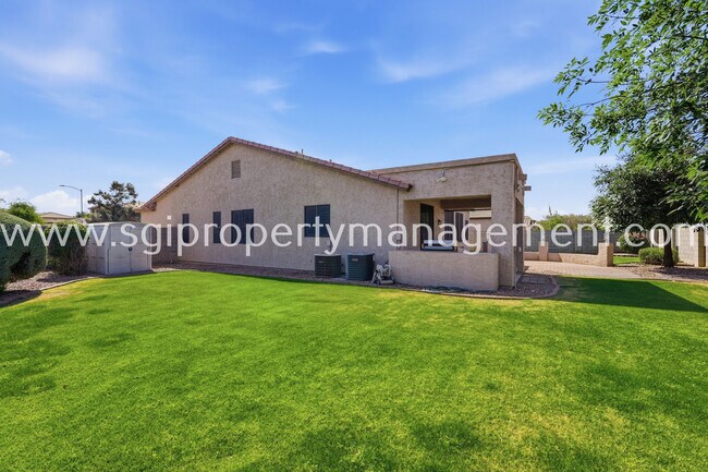 Building Photo - 12442 N 82nd Ln