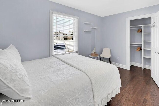 Building Photo - 639 Redmond Ave
