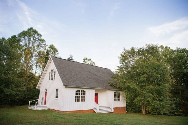 Building Photo - 2286 Old Lynchburg Rd