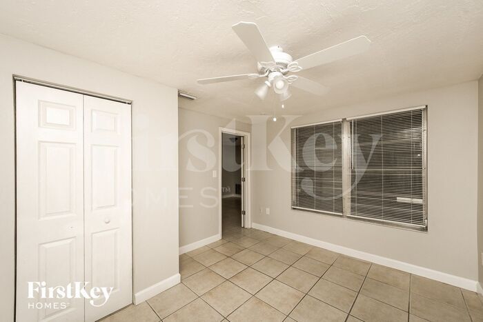 Building Photo - 8215 Winthrop Dr