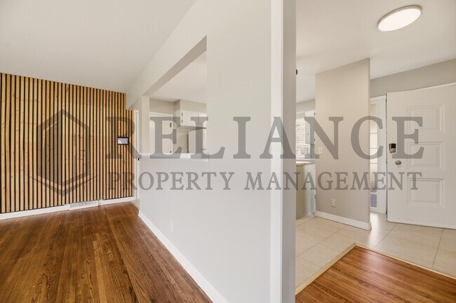 Building Photo - 9711 W Birch Ln