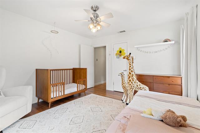 Building Photo - 7418 Fenton Dr