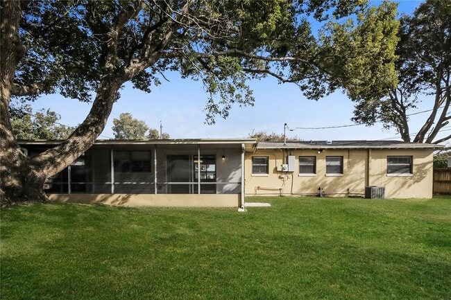 Building Photo - 1916 Colton Dr