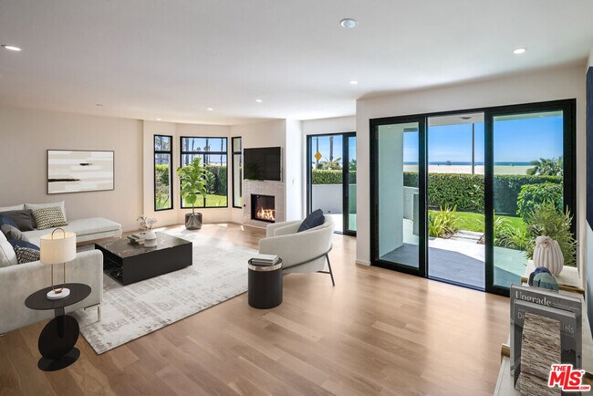 Primary Photo - 12 Sea Colony Dr