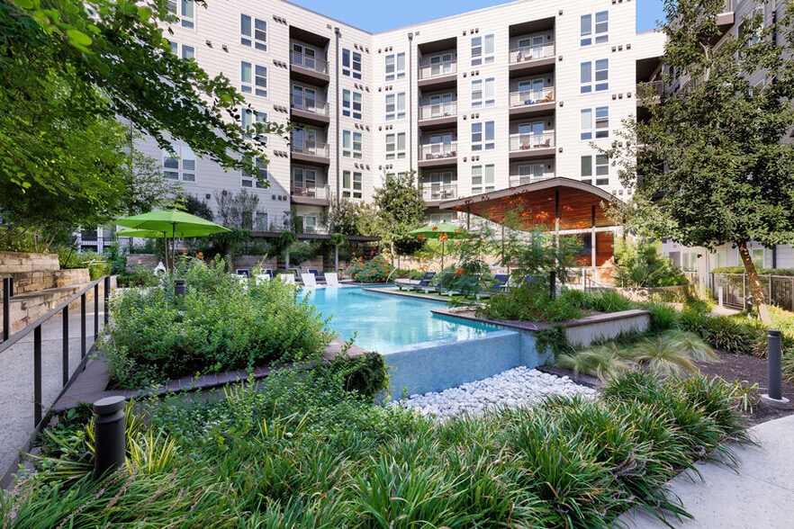 Korina at the Grove apartments — community photo - Korina at the Grove